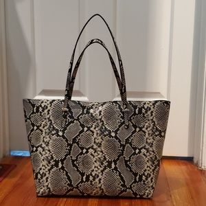 H&M tote.